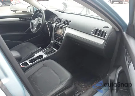 2013 Volkswagen Passat 2.5L Se из США, поврежденный, VIN 1VWBP7A38DC068022